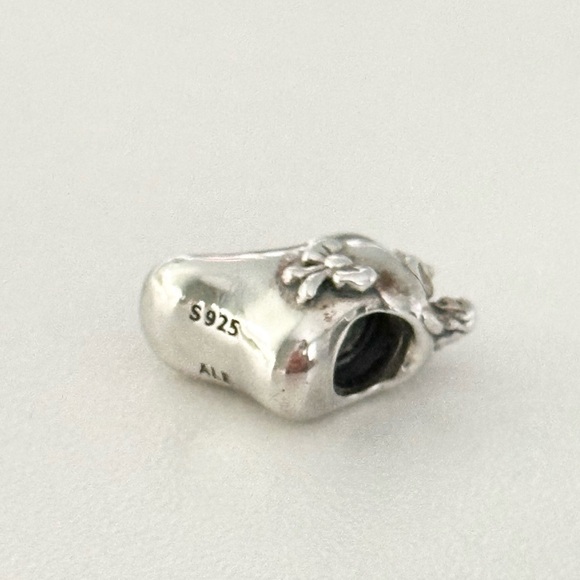 Pandora 925 Santa's Stocking Christmas Holiday Rare Retired Bead Charm - Picture 2 of 6